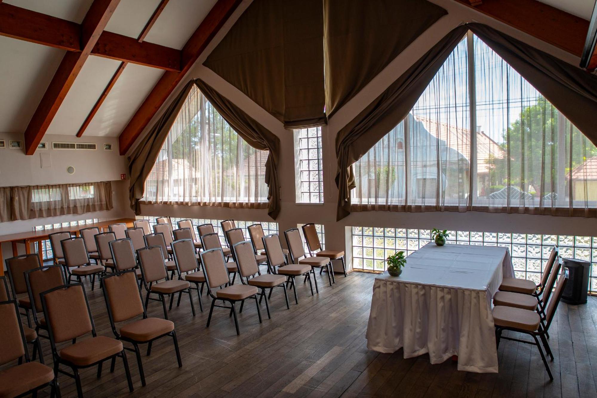 Orchidea Hotel Lipót Dış mekan fotoğraf