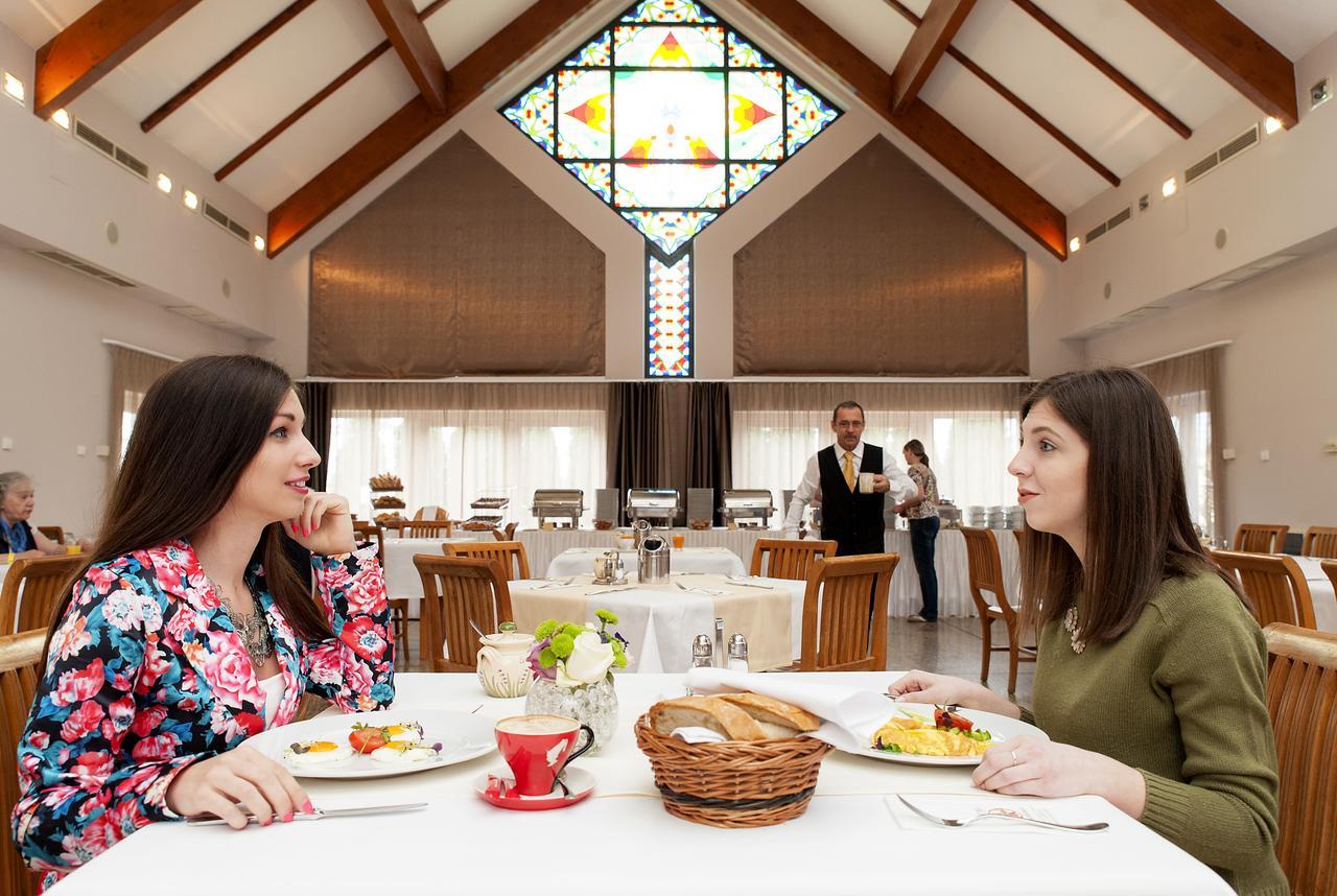 Orchidea Hotel Lipót Dış mekan fotoğraf
