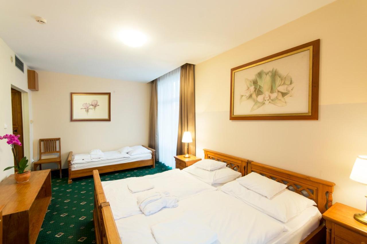 Orchidea Hotel Lipót Dış mekan fotoğraf